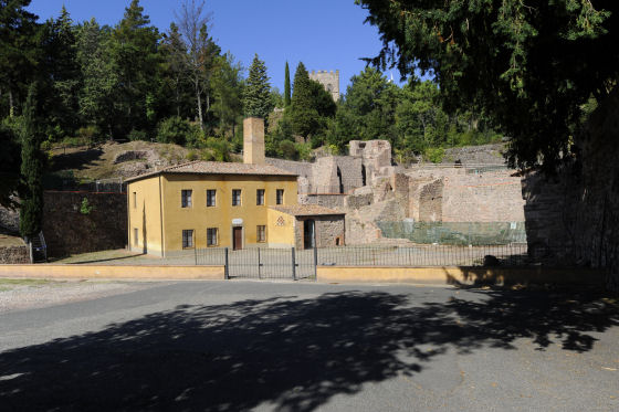 Montecatini, vista esterna della miniera